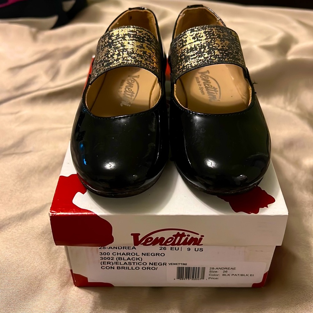 Venettini Patent Black and Gold Girl’s Shoes Size 26EU/9US
